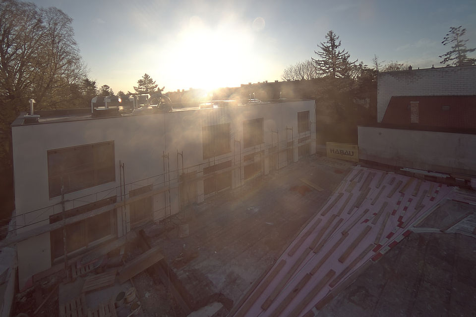 Livebild Baukamera 2 - Webcam 'Gesamtansicht Hoftrakt' - Baustelle Neubau Wohnanlage 'Enzo', 2344 Maria Enzersdorf (ca. 5 Minuteninterval)